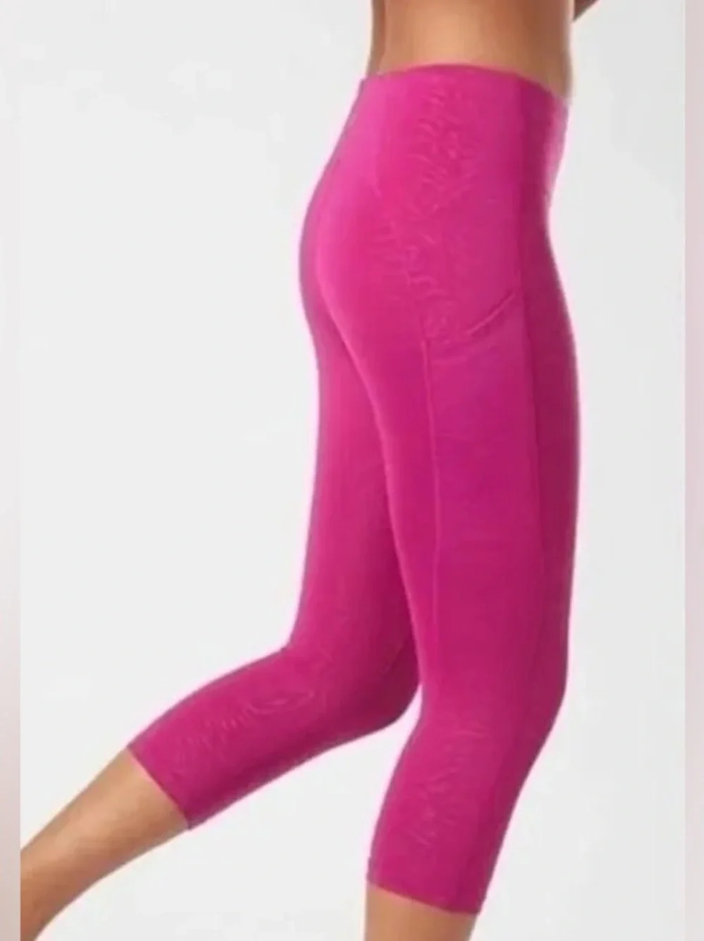 athleta ultimate stash pocket capri printed pink fuchsia size small